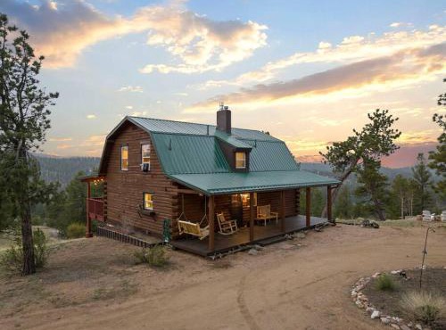 5 Acres! Modern Cabin w/Pikes Peak View