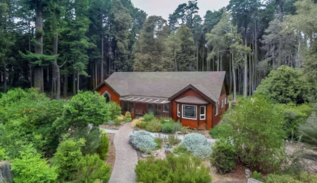 5 Acres of Peaceful Forest Retreat Minutes From The Beach And Town