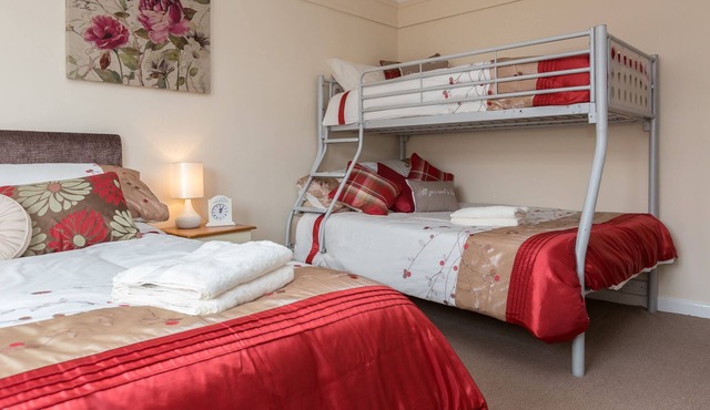 5* Apartment - Free Swimming Pool - Free Parking on site