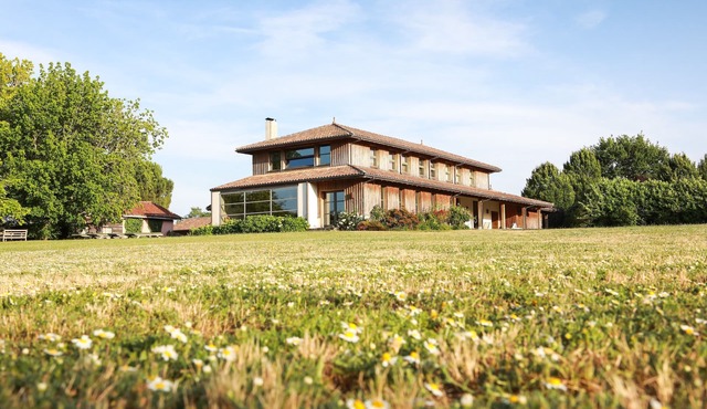 5 B&B suites in a 5-hectare private park.