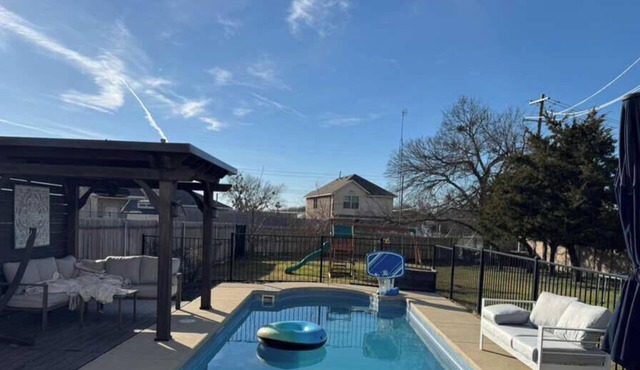 5-BD/2.5-BA with Pool, Hot Tub, Cinema & Golf Sim