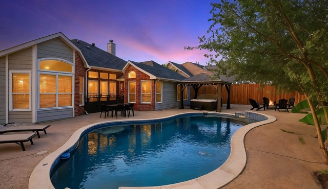 5-BD/2-BA Vacation Retreat w/Pool, Hot Tub & BBQ