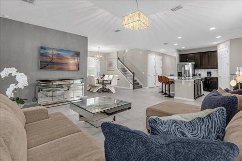 5 BD 5.5 Ba Solara Resort 9035 PC