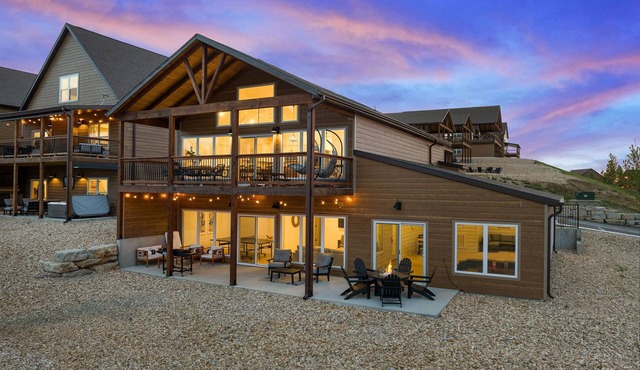 5 Bd | 7 Bth | Private Indoor Pool | Hot Tub | Ping Pong | Foosball | Firepit