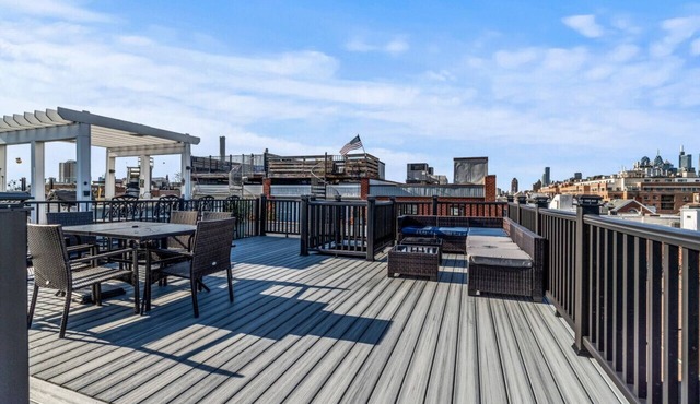 5 BDRM City Oasis - Indoor Pool