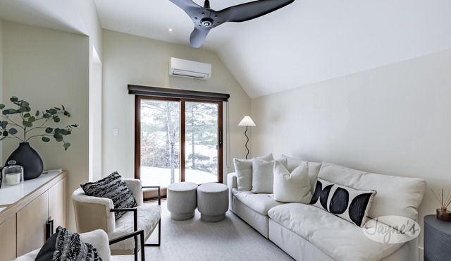 5 bdrm, Lake Rosseau, SW Exposure,! Gorgeous Sunsets! New Boathouse!