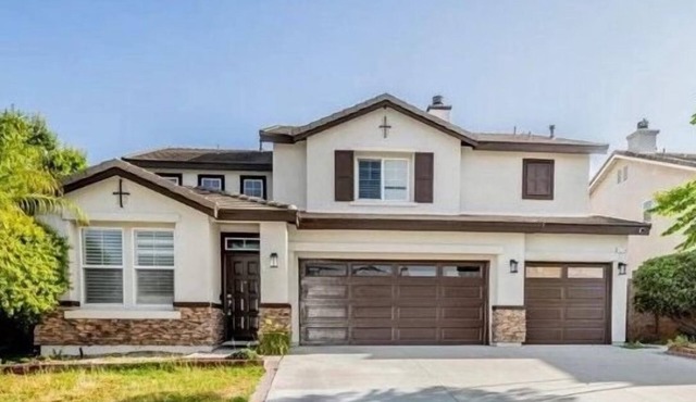 5 bds large house,Near Airport Ontario Mills,free parking,pets friendly.