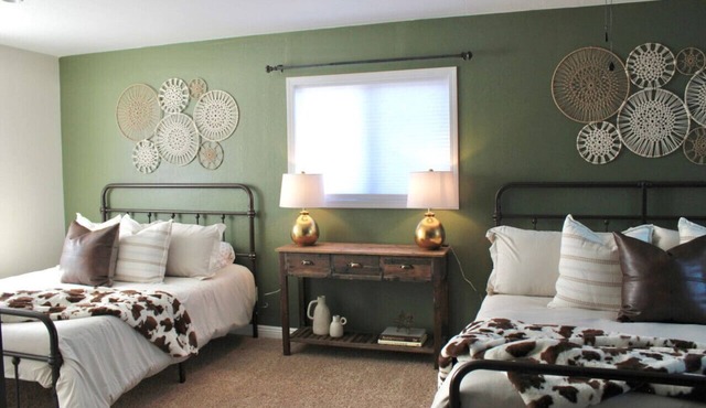 5 Bed 2 Bath Hot Tub Grill Pizza Oven Pets