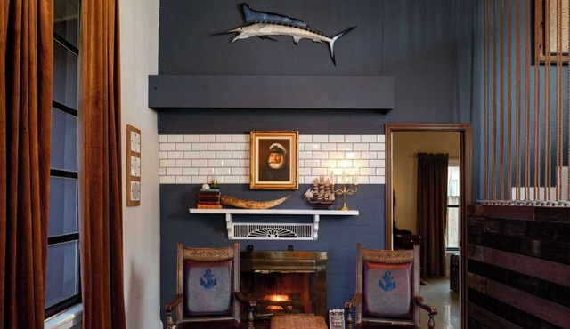 5 bed/3 bath, 3 king/10 twin beds, home + guesthouse, 2 kitchens/living rooms