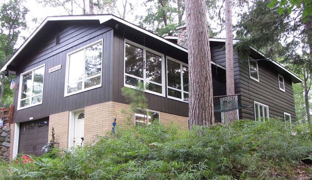 5 Bed/3 Bath Boulder Junction Lodge on a quiet bay on Boulder Lake.