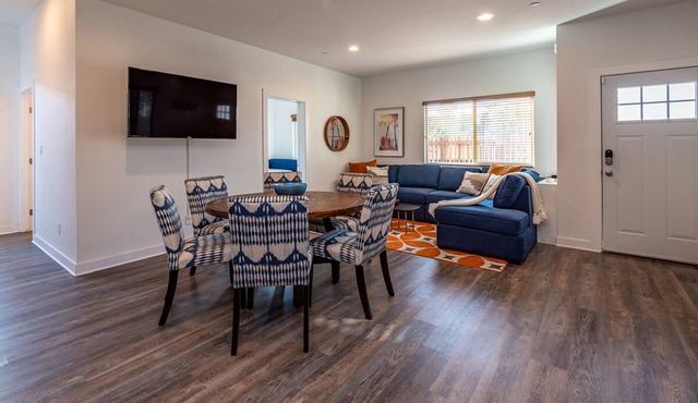 5 bed/4 ba DOWNTOWN