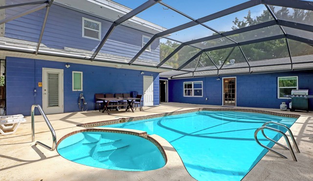 5 Bed 4 Bath Pool/Spa Home Sleeps 14+