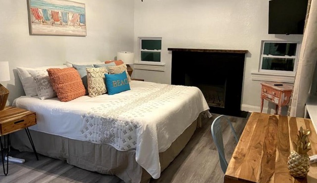 5 bed 4 bath pool table fire pit walk to beach