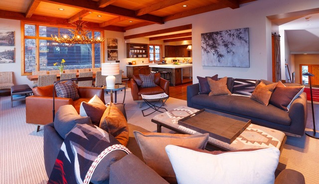 5 Bed/5.5 Bath Ski-in Ski-out Lodge On Granite Ridge