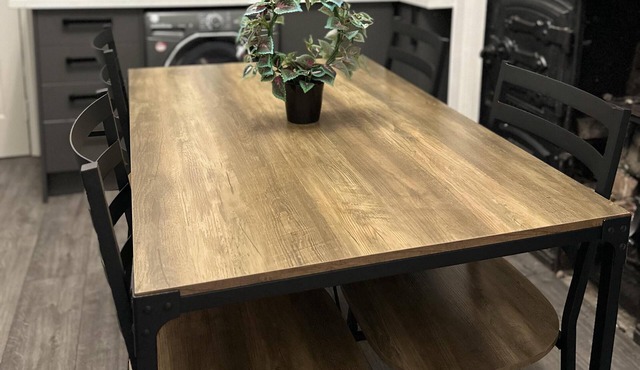 5-Bed Apartment in Altrincham near airport