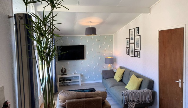 5 Bed Chalet NEWLY REFURBISHED Erw Porthor, Happy Valley - Tywyn /Aberdovey