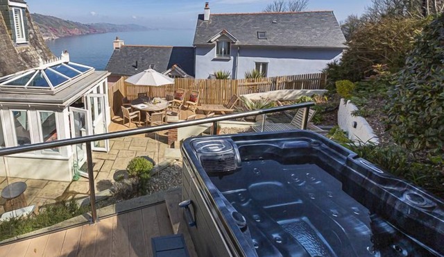 5 Bed - Foxes Walk - Sleeps 9 guests in 5 bedrooms