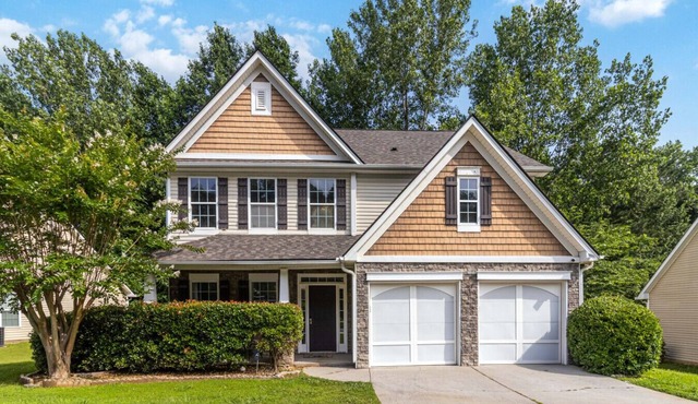 5-Bed Gem Close to Duluth Fun-Sleeps 16