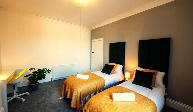 5-Bed Home @ Newcastle upon Tyne