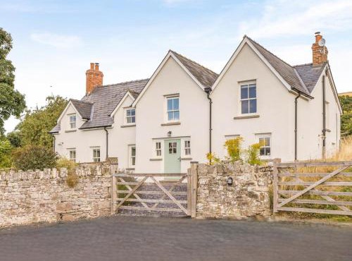 5 Bed in Crickhowell 90053