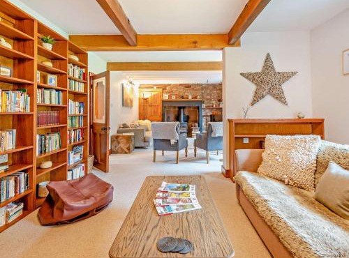 5 Bed in Eden Valley SZ111