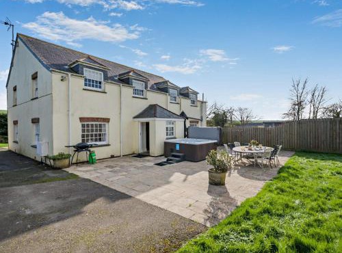5 Bed in Padstow TBART