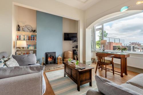 5 Bed in Studland oc-wy365