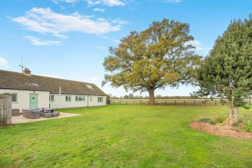 5 Bed in Washbrook oc-m33105