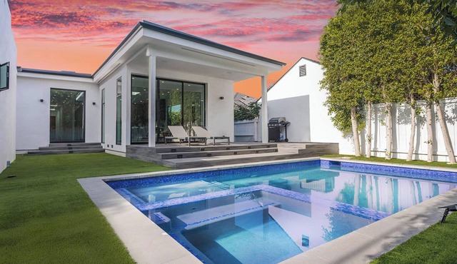 5 BED LUXURY HOME W/POOL&BBQ