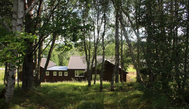 5 bed modern lakeside cottage NC500