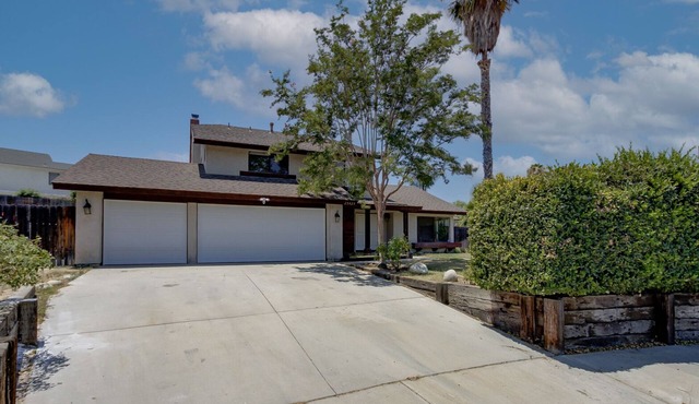 5 bed room Midcentury home 2 Miles from Loma Linda Medical Center
