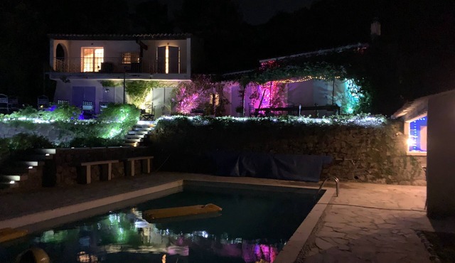 5 bed villa spectacular views, swimming pool.