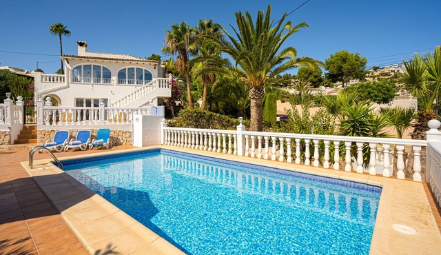 5 Bed Villa with Private Pool and Sea Views in Peaceful Location