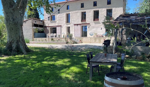 5 Bedroom Agritourism property in Entraigues-sur-la-Sorgue