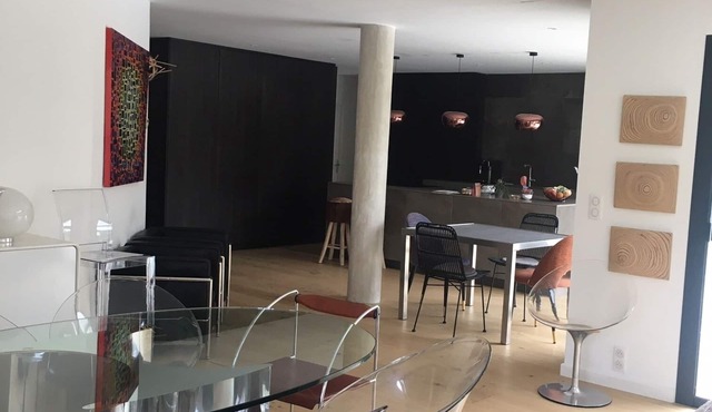 5 bedroom villa with jacuzzi pool 8 minutes from the center of Montpellier