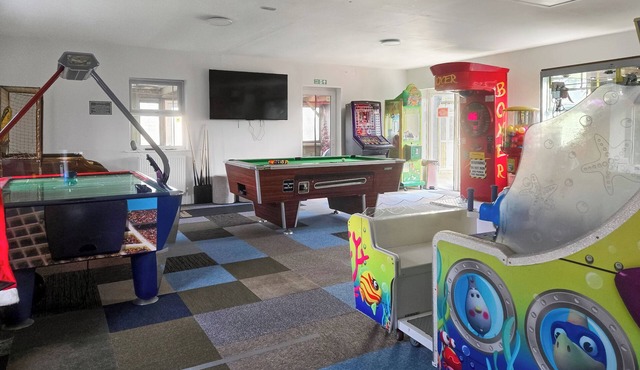 5 bedroom accommodation in Sloothby. near Skegness