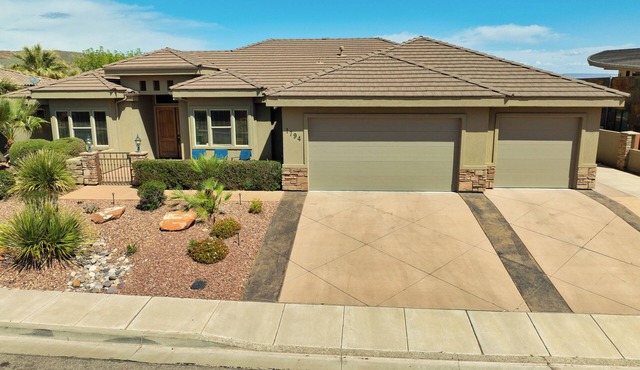 5 Bedrooms with Heated Private Pool, Last minute rates are posted!