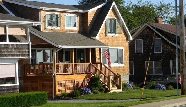 5-Bedroom/2-Bath Beach-Front Cottage - Groton Long Point, Connecticut