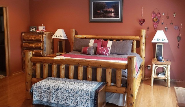 5-bedroom, 3.5 bath house on Lake Vermilion with WiFi, AC. Enjoy your stay