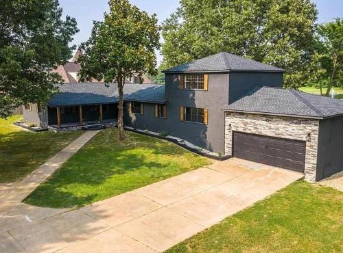 5 bedroom 3 and half Bath Country Home on 3 Acres 3500 SQ FT