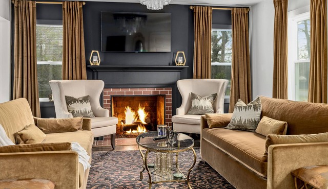 5 bedroom-3 King Beds, 3.5 Bath, 15 min. To downtown