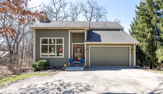 5 Bedroom, 5 1/2 bath house in The Galena Territory.