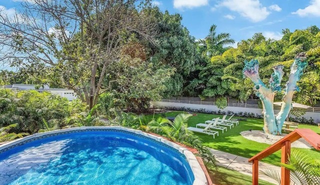 5 Bedroom/5 Bath Villa with Pool & Jacuzzi - Miami Shores area