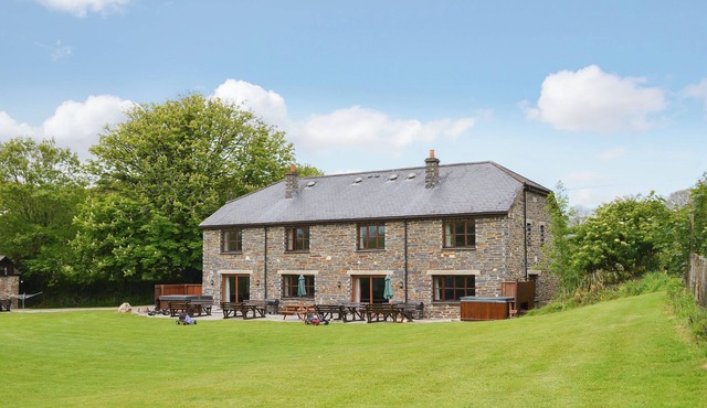5 bedroom accommodation in Dunterton, near Tavistock