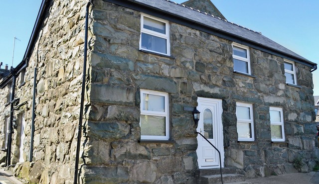 5 bedroom accommodation in Trawsfynydd, near Blaenau Ffestiniog