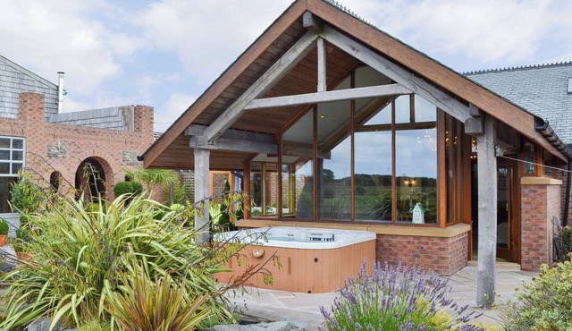 5 bedroom accommodation in Stalmine, near Poulton-le-Flyde