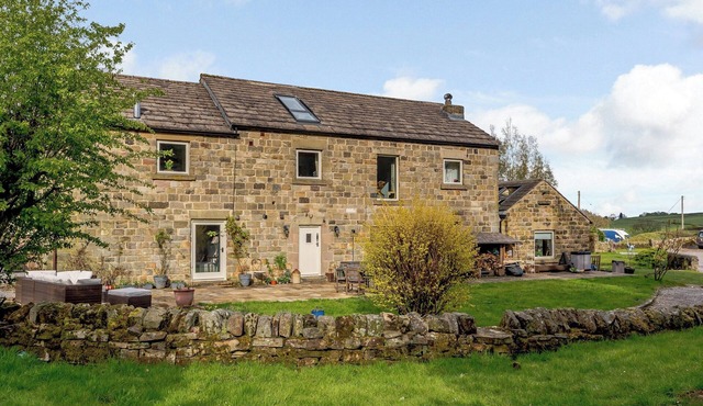 5 bedroom accommodation in Load Brook, near Sheffield