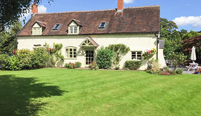 5 bedroom accommodation in Hinstock, near Market Drayton