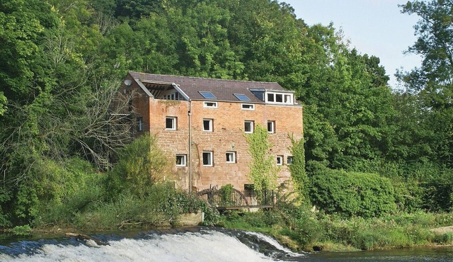 5 bedroom accommodation in Erbistock, near Llangollen