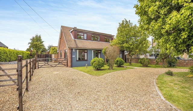 5 bedroom accommodation in Walpole Highway, near Wisbech